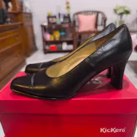 Sepatu Wanita Pantofel Groupie Couture Warna Hitam Size 38 Preloved