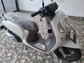 Km 17rb keyless, honda scoopy CBS iss LED 2023 bln 12 pajak panjang.