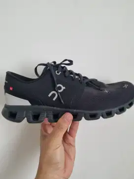 QUICK SELL: On Cloud X3 Black Good Condition