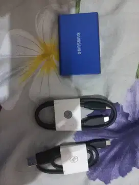 Samsung portable ssd t7 1tb baru