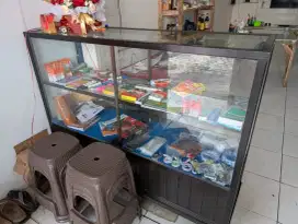 Etalase premium ukuran 1,5 meter