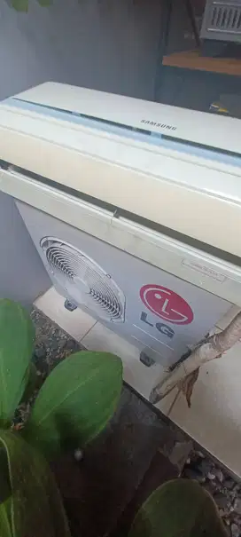 Jual indoor outdoor AC LG Hercules 1/2 PK bekas