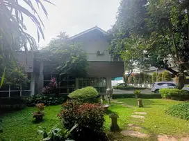 DIJUAL Kantor lokasi Hoek Jalan Raya di Kebayoran Baru Jakarta Selatan