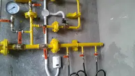 Pemasangan instalasi pipa gas