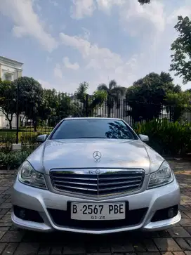 Mercedes-Benz C200 CGI Automatic 2012