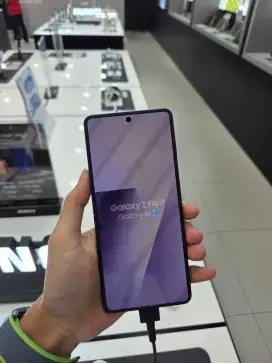 Samsung Galaxy Z Flip7 12/512