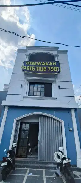 Disewakan Ruko 3 lantai BARU