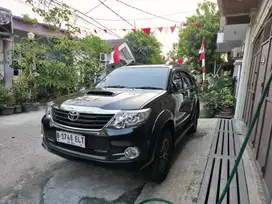 Toyota Fortuner G VNT Turbo Diesel 2.5 Matic AT Tahun 2014 Hitam 2013