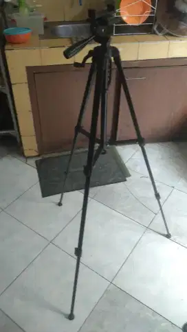 Tripod fashion alat rumah tangga
