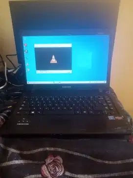 Laptop SAMSUNG 355E_AMD E-1200 APU_HDD 320gb_Ram 8gb_AMD RADEON HD7310