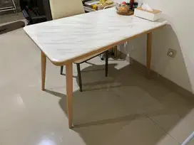 Dijual Meja Makan Marmer kondisi like new