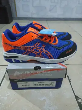 Sepatu Olahraga running,bulutangkis,volley,senam,zumba sz 41 (new)