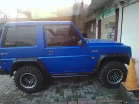 Mobil Daihatsu Feroza 1.6 tahun 1994