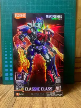 BU Dijual cepat  Optimus Prime Action Figure harga nego