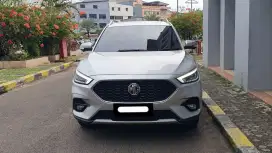 Km 5rb mg zs magnify 2023 silver sunroof pajak panjang