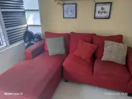 Sofa L merah kokoh dan tebal