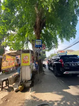 Jualan di sdn pangkalan jati (sempol, telur gulung, dimsum)