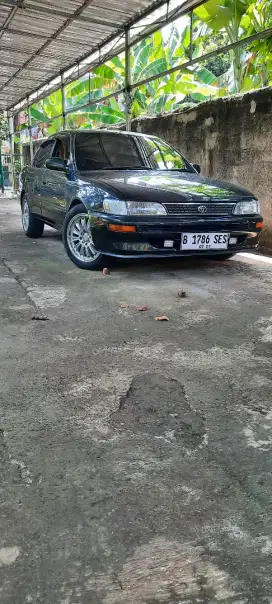 TOYOTA COROLLA (1994)