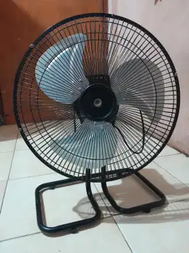 Kipas duduk 12 inc