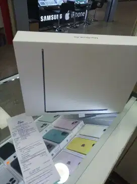 Macbook air M2 16/256 ibox
