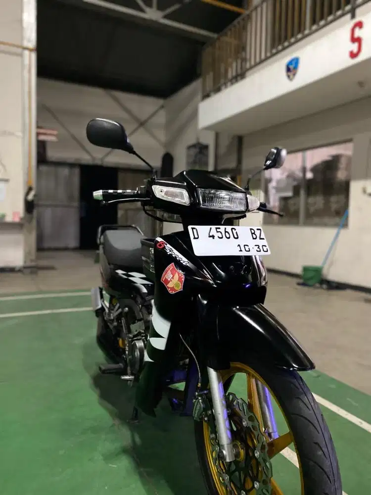Suzuki satria thn 2000 lengkap hidup.