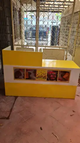 Booth / Roda / Meja bekas kondisi 95%