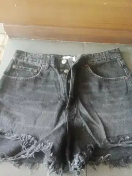 Celana pendek Zara hitam