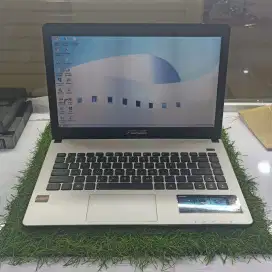 Laptop Asus X401U

Fungsi overall normal, fisik 85%,