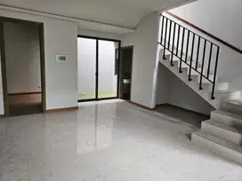RUMAH BARU SEMI FURNISHED 2 LANTAI GREENWICH CAELUS BSD