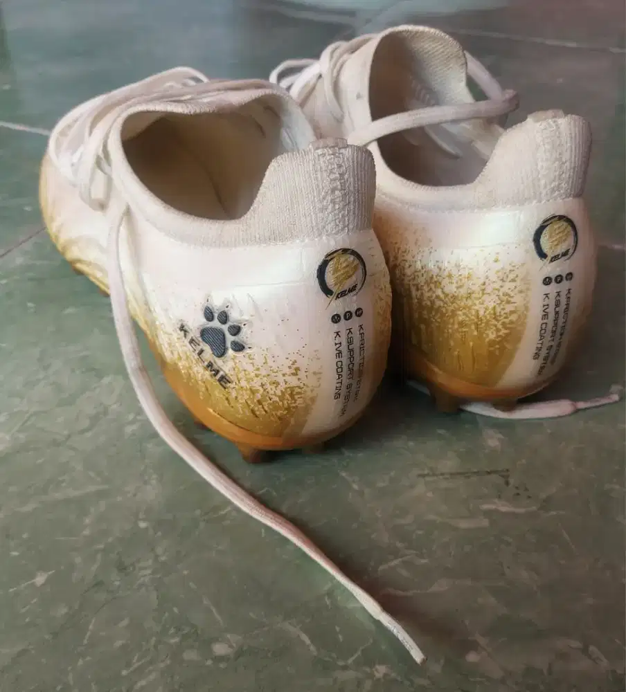 Sepatu bola / Mini soccer Kelme