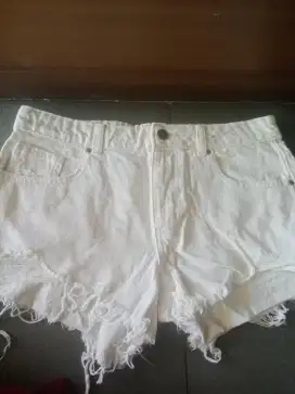 Celana pendek cotton on