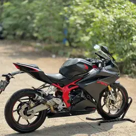 KEREN ABIS! HONDA CBR250RR NON ABS HITAM 2018 KM 12K PAJAK PANJANG
