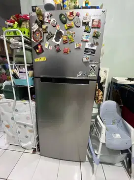 Kulkas samsung 397 L