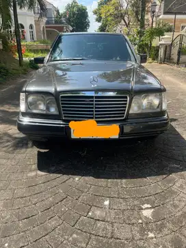 Mercy E220 1995
