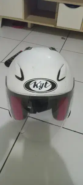 Jual helm kyt side M