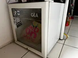Gea showcase bekas