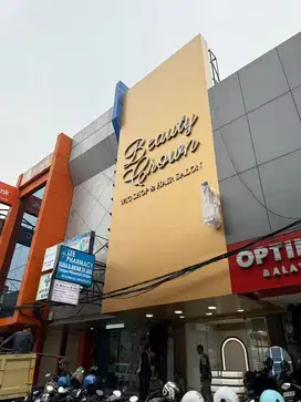 Lowongan Kerja Stylist Rambut, Assistant Rambut, Kapster
