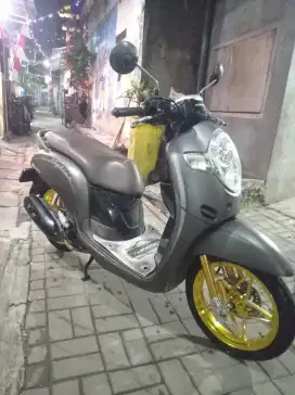 Honda Scoopy stylish