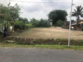Tanah tepi Jalan Barat Pasar Gentan-SHM P