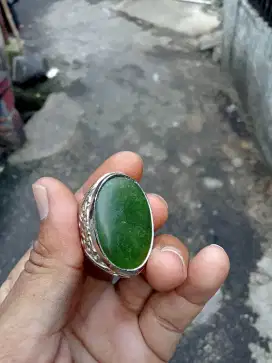 Batu giok Aceh besar kristal hijau zamrud size 34x22 jumbo