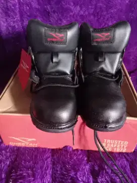 Sepatu Pria Size 41