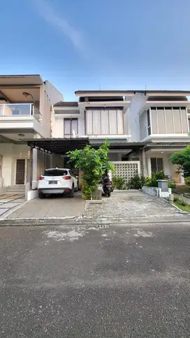 Dijual Rumah 2 Lt  Rapih dan Terawat di Discovery Bintaro Jaya 16763Ad