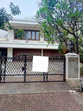 Di jual tanah beserta rumah dengan hingga 2062 m