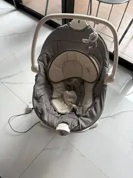Bouncer Joie Meet Sansa 2 in 1 Rocker and Glider
