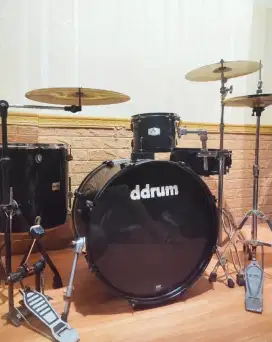 Drum set ISUZU komplit dengan Simbal