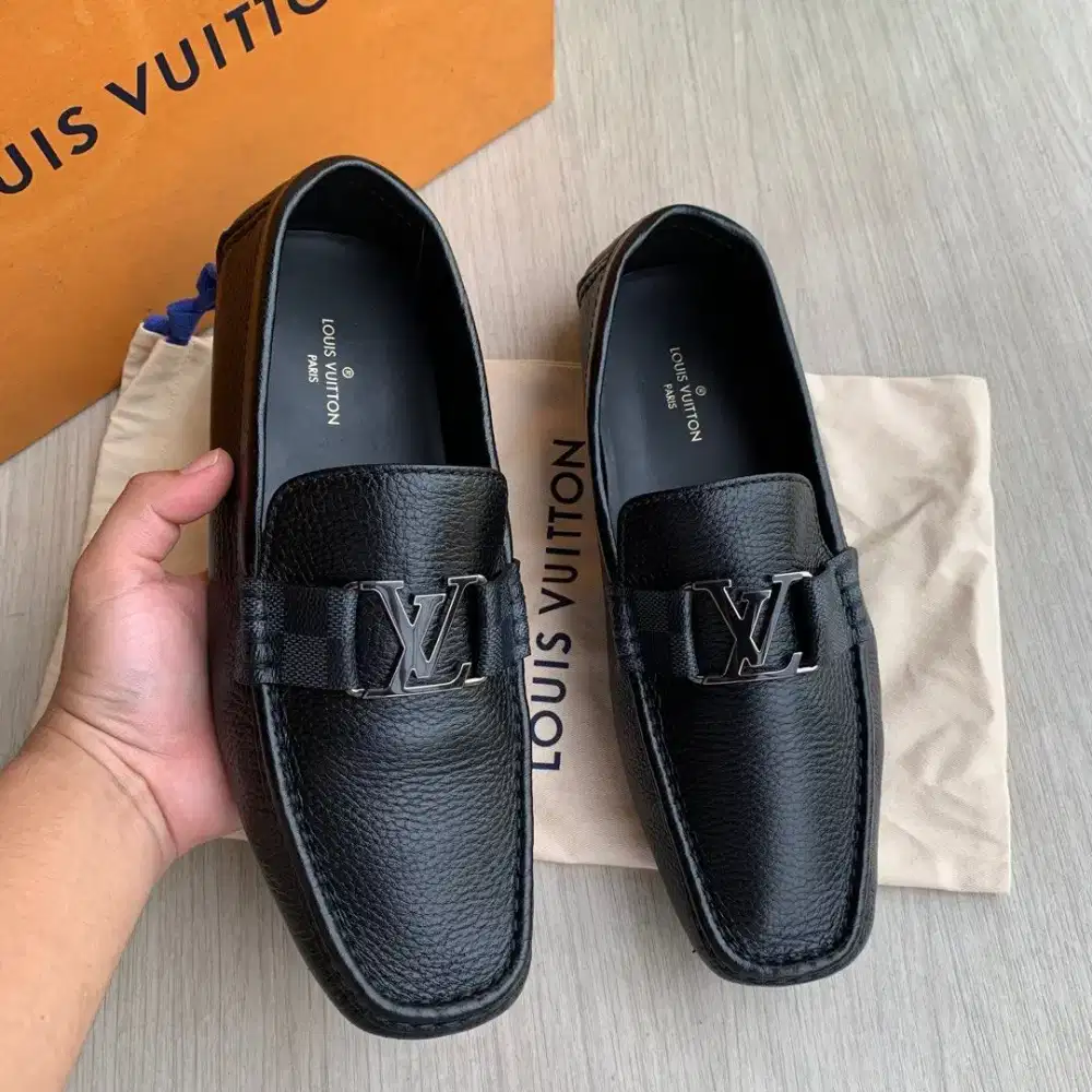 Louis Vuitton Carlo Moccasin leather Loafer
Work shoes sepatu 43