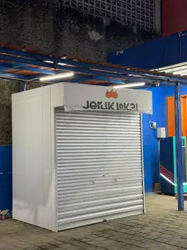 Booth Container