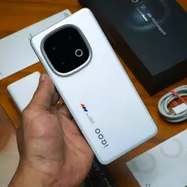 iQoo 13 16/512gb garansi resmi