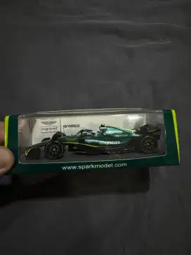 diecast mobil Formula 1 Aston Martin AMR22 Spark Model toys koleksi