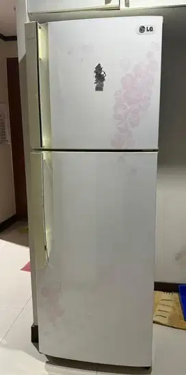 Kulkas LG 2 pintu